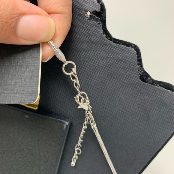 Saks fifth avenue women’s silver/ gray necklace - Picture 7 of 7